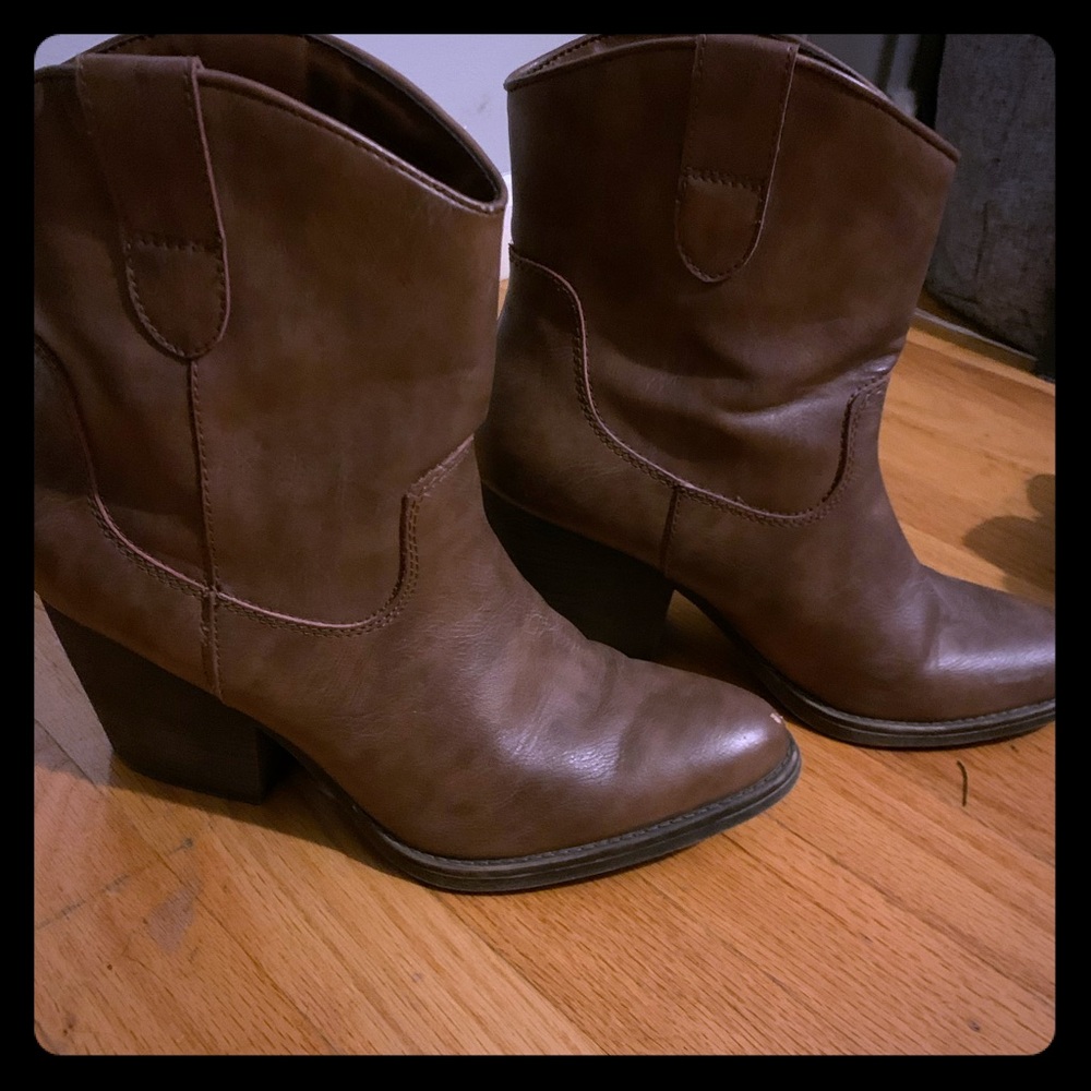 Cowboy boots size 9.5
